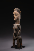 Seated female figure, Gabon, Punu / Tsangui, Size: H: 58,5 cm (H: 23.0 inch), ID: 3052094 - 4/5