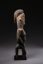 Seated female figure, Gabon, Punu / Tsangui, Size: H: 58,5 cm (H: 23.0 inch), ID: 3052094 - 5/5