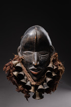 Masque facial anthropomorphe "deangle" avec clochettes en laiton, Côte d'Ivoire, Dan, Taille: H: 32 cm (H: 12.6 inch), ID: 3052063 - 5/5