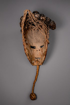 Maske "mukinka", D. R. Kongo, Salampasu, Größe: H: 25 cm 29 cm (with rattan bowl coiffure) (H: 9.8 inch 11.4 inch (with rattan bowl coiffure)), ID: 3052059 - 5/5