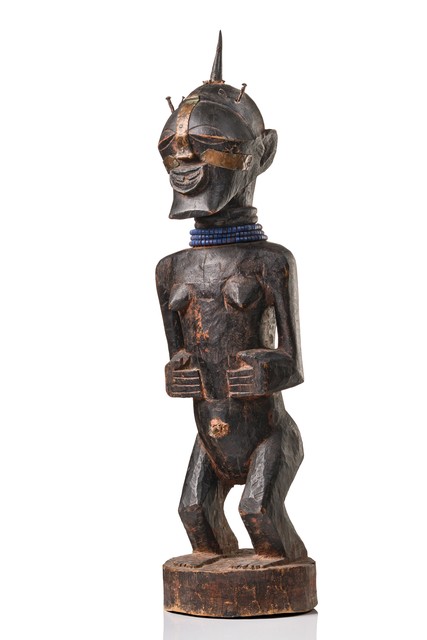 Figure fétiche féminine "nkisi" / "nkishi" (pl. "mankisi" / "mankishi"), R. D. Congo, Songye, Taille: H: 82,5 cm (H: 32.5 inch), ID: 3052128