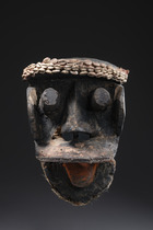 Anthropozoomorphe Gesichtsmaske "kagle" (Schimpanse), Liberia, Kran, Größe: H: 32 cm (H: 12.6 inch), ID: 3052070 - 3/4