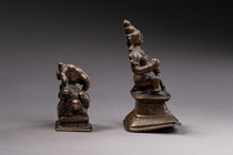 Two small sculptures of Indian deities, India, Size: H: 5,5 cm & 8,8 cm (H: 2.2 inch & 3.5 inch), ID: 3052053 - 3/4