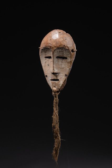 Anthropomorphic mask "lukwakongo", D. R. Congo, Lega, Size: H: 13,3 cm (H: 5.2 inch), ID: 3052047