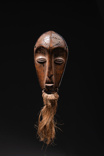 Anthropomorphic mask "lukwakongo", D. R. Congo, Lega, Size: H: 14,4 cm 25,5 cm (with beard) (H: 5.7 inch 10.0 inch (with beard)), ID: 3052048