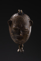Anthropomorphic miniature mask, Nigeria, Yoruba, Size: H: 9,7 cm (H: 3.8 inch), ID: 3052052 - 2/5