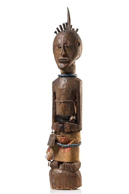 Anthropomorphic power figure "nkishi" (pl. "mankishi"), D. R. Congo, Songye, Size: H: 87,5 cm 100 cm (with horn) (H: 34.4 inch 39.4 inch (with horn)), ID: 3052055