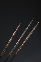 Drei alte Speere mit Widerhaken, Salomonen - Bougainville, Größe: L: 200 cm & 221 cm (L: 78.7 inch & 87.0 inch), ID: 3052148 - 3/3