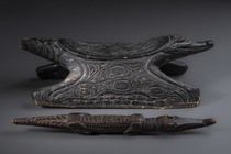 Tabouret crocodile, Papouasie-Nouvelle-Guinée - Moyen Sepik, Iatmul, Taille: H: 16 cm L: 52,5 cm (H: 6.3 inch L: 20.7 inch), ID: 3052147 - 3/4