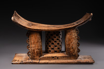 Hocker "dwa", Ghana, Akan, Ashanti (Asante), Größe: H: 22,5 cm (seat hight) B: 48 cm (H: 8.9 inch (seat hight) B: 18.9 inch), ID: 3052304 - 4/6