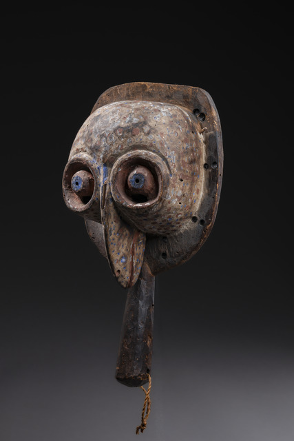 Owl mask, D. R. Congo, Yaka, Size: H: 34,5 cm (H: 13.6 inch), ID: 3052100