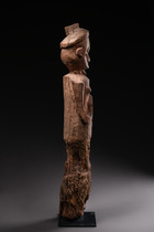 Post figure, D. R. Congo, Pende, Size: H: 77,5 cm (H: 30.5 inch), ID: 3052278 - 3/4