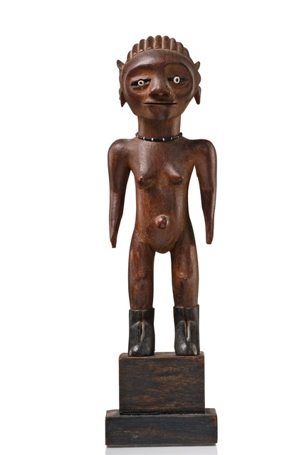 Standing female figure, Tanzania, Kwere, Size: H: 31,5 cm (H: 12.4 inch), ID: 3052275