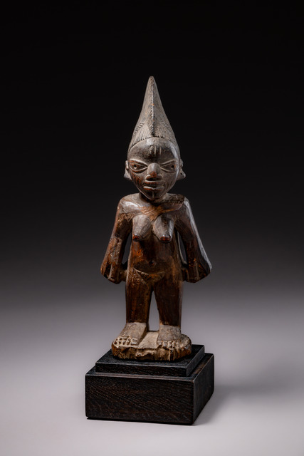 Female twin figure "ere ibeji", Nigéria, Yoruba, Abeokuta, Taille: H: 26 cm, ID: 3052301