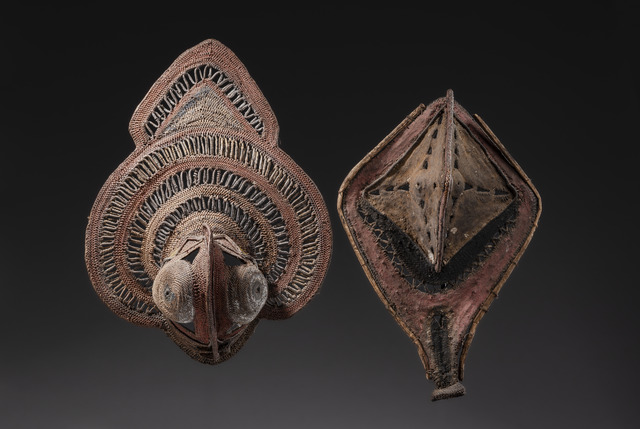Two headcrests "baba", Papua New Guinea - Maprik, Size: H: 39 cm & 43 cm (H: 15.4 inch & 16.9 inch), ID: 3052300