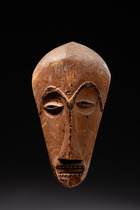 Anthropomorphic mask "ngil", Gabon, Fang, Size: H: 33,5 cm (H: 13.2 inch), ID: 3052298 - 3/5