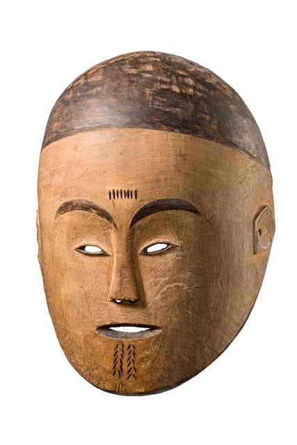 Anthropomorphic face mask, Southern Cameroon, Oveng Region, Fang, Size: H: 28 cm (H: 11.0 inch), ID: 3052299