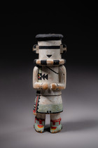 Poupée "hututu" Katsina, vers 1940, Amérique du Nord, Hopi, Taille: H: 27 cm (H: 10.6 inch), ID: 3052267 - 3/7