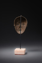 Pendant in the shape of a miniature mask, Côte d'Ivoire, Akan, Baule, Size: H: 8,5 cm (H: 3.3 inch), ID: 3052262 - 5/5