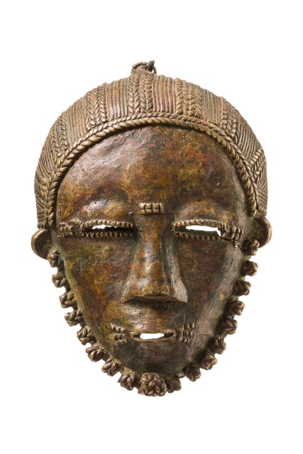 Pendant in the shape of a miniature mask, Côte d'Ivoire, Akan, Baule, Size: H: 8,5 cm (H: 3.3 inch), ID: 3052262
