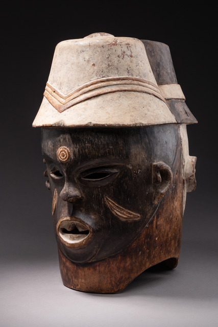Janiform helmet mask "asufu", Nigeria, Igbo, Ezza / Izzi, Size: H: 36,5 cm (H: 14.4 inch), ID: 3052188