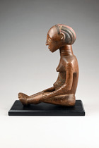 Seated female ancestor figure "singiti, D. R. Congo, Luba-Hemba, Size: L: 23 cm H: 33 cm (L: 9.1 inch H: 13.0 inch), ID: 3052170 - 3/5