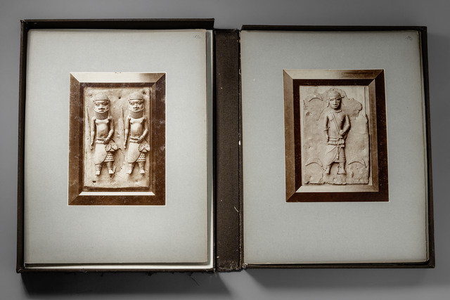 35 original photographs of Benin objects from the Hans Meyer Collection, Literature Africa., Size: M: 26,5 x 34 cm (a) 21,5 cm x 26,5 cm (b) (M: 26,5 x 13.4 inch (a) 8.5 inch x 10.4 inch (b)), ID: 3052679