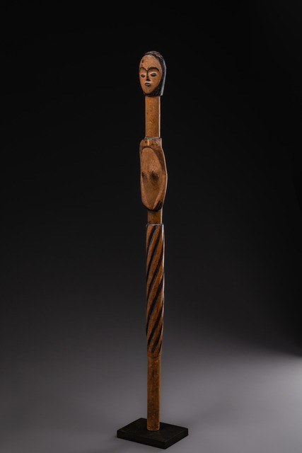 Staff of authority with female half figure, Gabon, Tsogho, Size: H: 94,5 cm (H: 37.2 inch), ID: 3052295