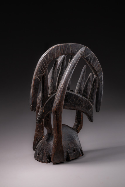 Crest mask "ekpeshi", Nigeria, Afo, Size: H: 28,5 cm (H: 11.2 inch), ID: 3052293