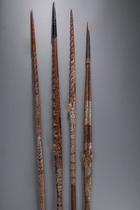 Vier Speere, Papua-Neuguinea - Bismarck Archipel - St. Matthias Inseln, Größe: L: 239 cm / 244 cm / 249 cm / 260 cm (L: 94.1 inch / 96.1 inch / 98.0 inch / 102.4 inch), ID: 3052351 - 2/2
