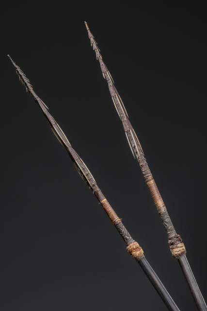 Two spears, Solomon Islands - Bougainville Island, Size: L: 271 cm (L: 106.7 inch), ID: 3052350