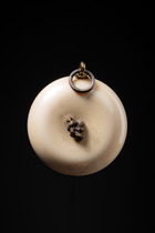 Amulette Netsuke "grenouilles combattantes", av. 1910, Japon, Taille: D: 4,8 cm (D: 1.9 inch), ID: 3052860 - 2/3