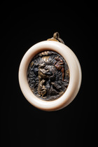 Amulette Netsuke "grenouilles combattantes", av. 1910, Japon, Taille: D: 4,8 cm (D: 1.9 inch), ID: 3052860 - 3/3