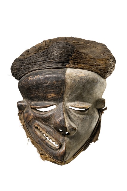 Deformation mask "mbuya ya mbangu", D. R. Congo, Pende, Size: H: 31 cm (H: 12.2 inch), ID: 3052357