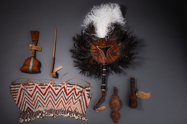 Lot of seven ethnographic objects, West, East and South Africa, ID: 3052379