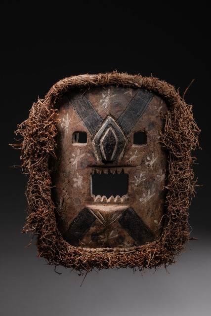 Anthropomorphe Maske, D. R. Kongo, Nordöstlicher Kongo, Ituri, Ndaaka, Größe: H: 25 cm (H: 9.8 inch), ID: 3052372