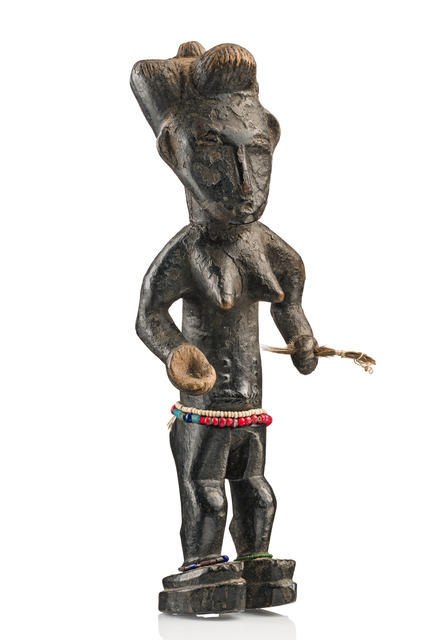 Standing female figure, Ghana, Akan, Size: H: 33,5 cm (H: 13.2 inch), ID: 3052382
