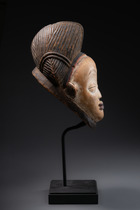 Mask "okuyi", Gabon, Punu, Size: H: 29,5 cm (H: 11.6 inch), ID: 3052398 - 4/7