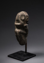 Amulette rituelle sous forme de "zemi",  7e - 15e siècle, Grandes Antilles, Taino, Taille: H: 13,5 cm (H: 5.3 inch), ID: 3052563 - 2/5