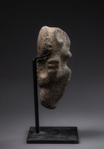 Amulette rituelle sous forme de "zemi",  7e - 15e siècle, Grandes Antilles, Taino, Taille: H: 13,5 cm (H: 5.3 inch), ID: 3052563 - 4/5