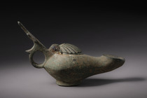 Öllampe, ca. 5. - 7. Jahrhundert n. Chr., Europa-Antiken, byzantinisch, Größe: H: 5,5 cm 8 cm (total) L: 14,6 cm (H: 2.2 inch 3.1 inch (total) L: 5.7 inch), ID: 3052519 - 3/5