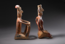 Sitzende männliche und weibliche Figur, Protoklassische Periode, ca. 100 v. Chr. – 250 n. Chr., Mexiko, Zacatecas, Größe: H: 36 cm & 36,5 cm (female/male) (H: 14.2 inch & 14.4 inch (female/male)), ID: 3052451 - 4/6