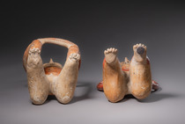 Sitzende männliche und weibliche Figur, Protoklassische Periode, ca. 100 v. Chr. – 250 n. Chr., Mexiko, Zacatecas, Größe: H: 36 cm & 36,5 cm (female/male) (H: 14.2 inch & 14.4 inch (female/male)), ID: 3052451 - 6/6