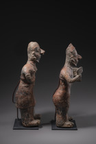 Männlich-weibliches Figurenpaar, Westmexiko, Ixlan Del Rio, ca. 200 v. Chr. - 300 n. Chr., Mexiko, Nayarit, Größe: H: 50,3 cm & 50,7 cm (male/female) (H: 19.8 inch & 20.0 inch (male/female)), ID: 3052453 - 4/5