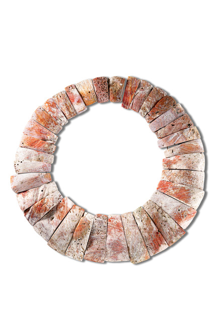 Collier précieux, vers 400 - 600 apr. J.-C., Pérou, Pérou, côte sud à centrale, Huari (Wari), Taille: H: 30 cm B: 33 cm H: 4,8 cm - 7,5 cm (segments) (H: 11.8 inch B: 13.0 inch H: 1.9 inch - 3.0 inch (segments)), ID: 3052458