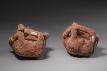 Hockendes Figurenpaar, ca. 200 v. Chr. – 300 n. Chr., Mexiko, Nayarit, Ixtlán del Rio, Größe: H: 21,8 cm & 23 cm (H: 8.6 inch & 9.1 inch), ID: 3052479 - 2/6