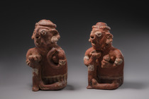 Hockendes Figurenpaar, ca. 200 v. Chr. – 300 n. Chr., Mexiko, Nayarit, Ixtlán del Rio, Größe: H: 21,8 cm & 23 cm (H: 8.6 inch & 9.1 inch), ID: 3052479 - 4/6