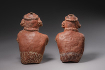Hockendes Figurenpaar, ca. 200 v. Chr. – 300 n. Chr., Mexiko, Nayarit, Ixtlán del Rio, Größe: H: 21,8 cm & 23 cm (H: 8.6 inch & 9.1 inch), ID: 3052479 - 6/6