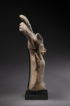 Stehende Priesterin, ca. 600 - 900 n. Chr., Mexiko, Golfküste, Veracruz, Größe: H: 33 cm (H: 13.0 inch), ID: 3052480 - 4/5