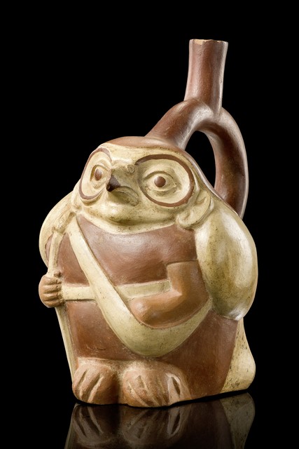 Récipient à anse-étrier "Guerrier Hibou", env. 400 - 600 apr. J.-C., Pérou, Moche, Taille: H: 20,5 cm (H: 8.1 inch), ID: 3052481